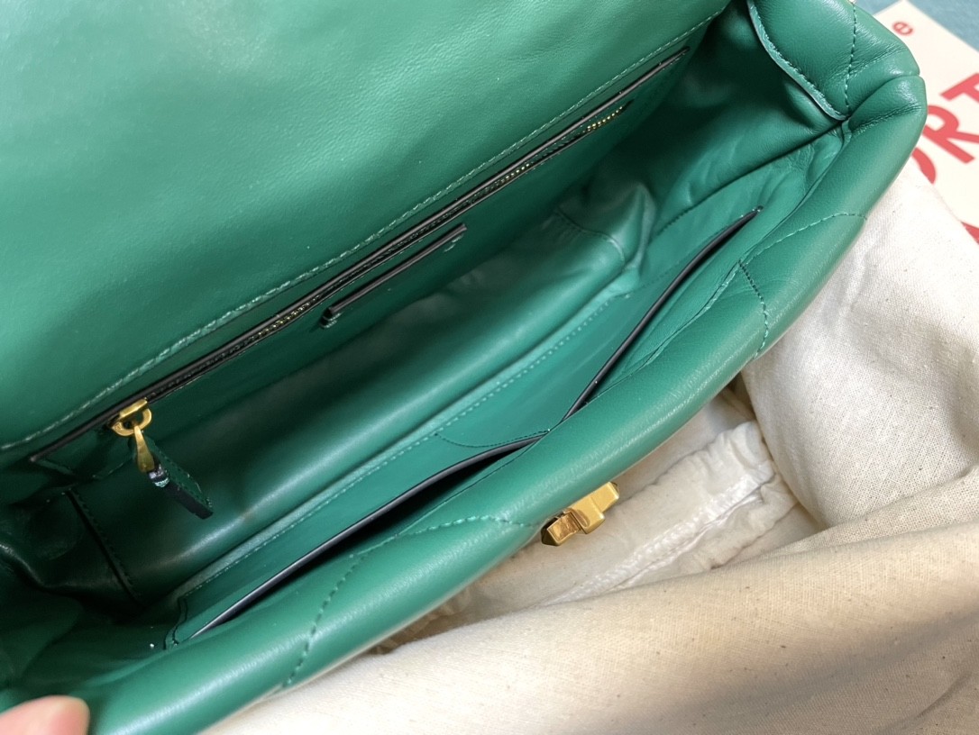 발렌티노 로만 스터드 체인백