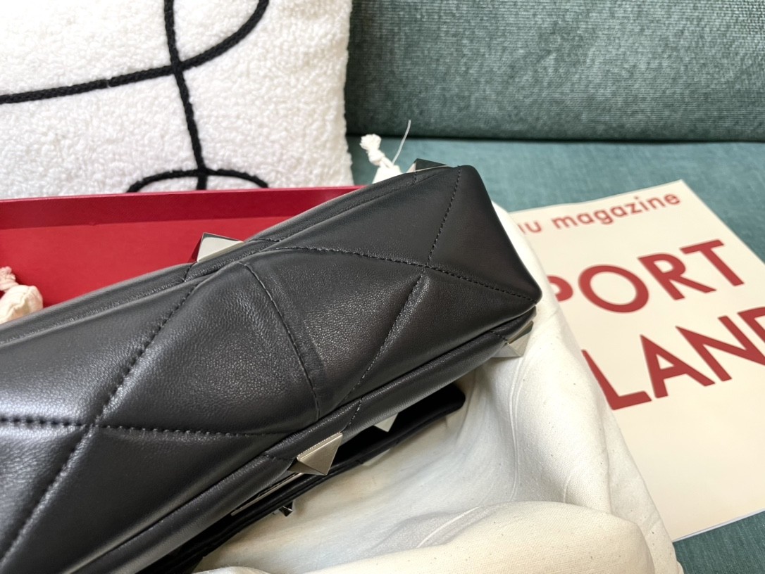 발렌티노 로만 스터드 체인백