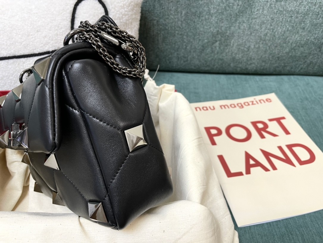 발렌티노 로만 스터드 체인백