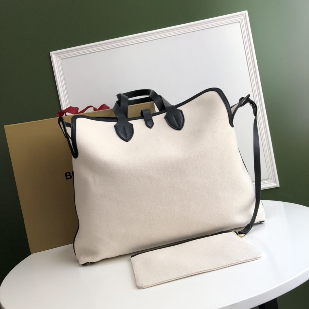 버버리 여성 토트 백