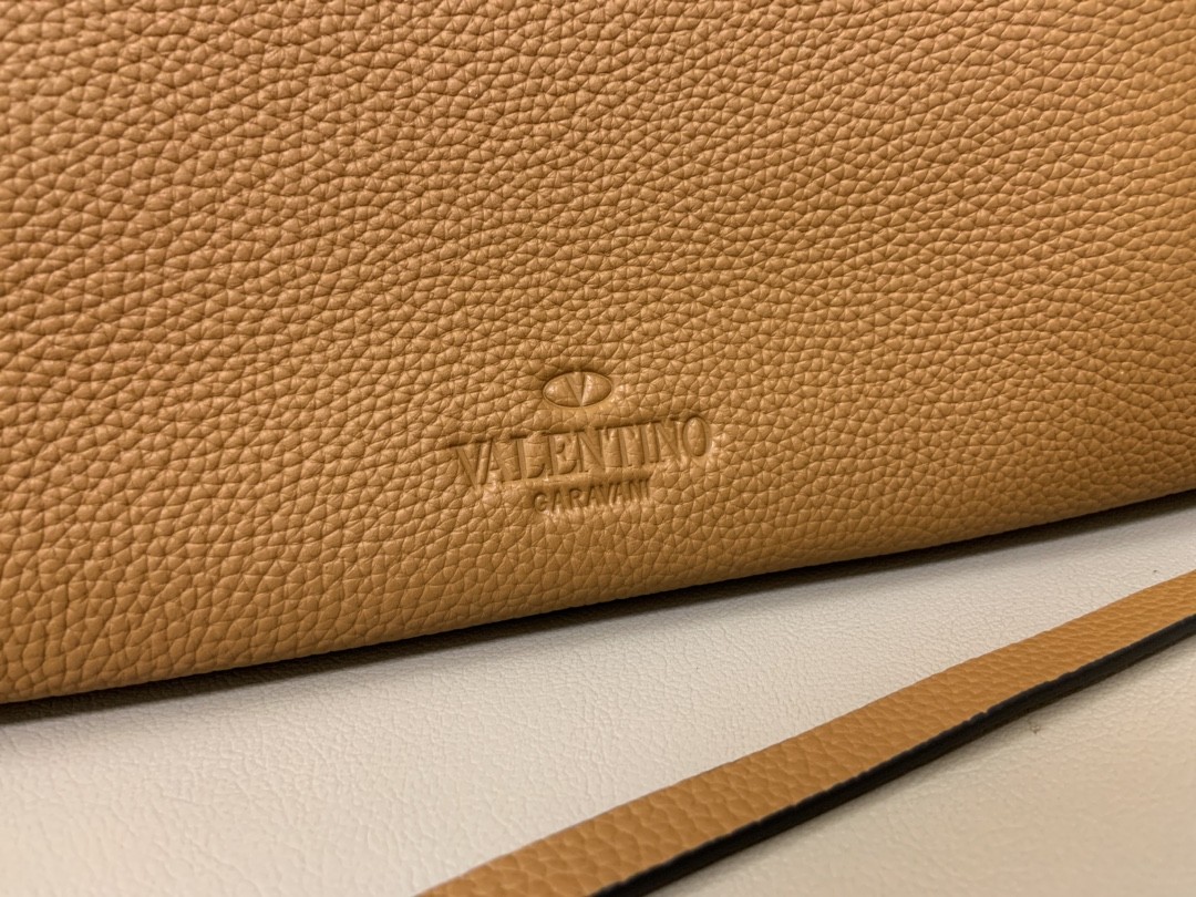 발렌티노 토트백