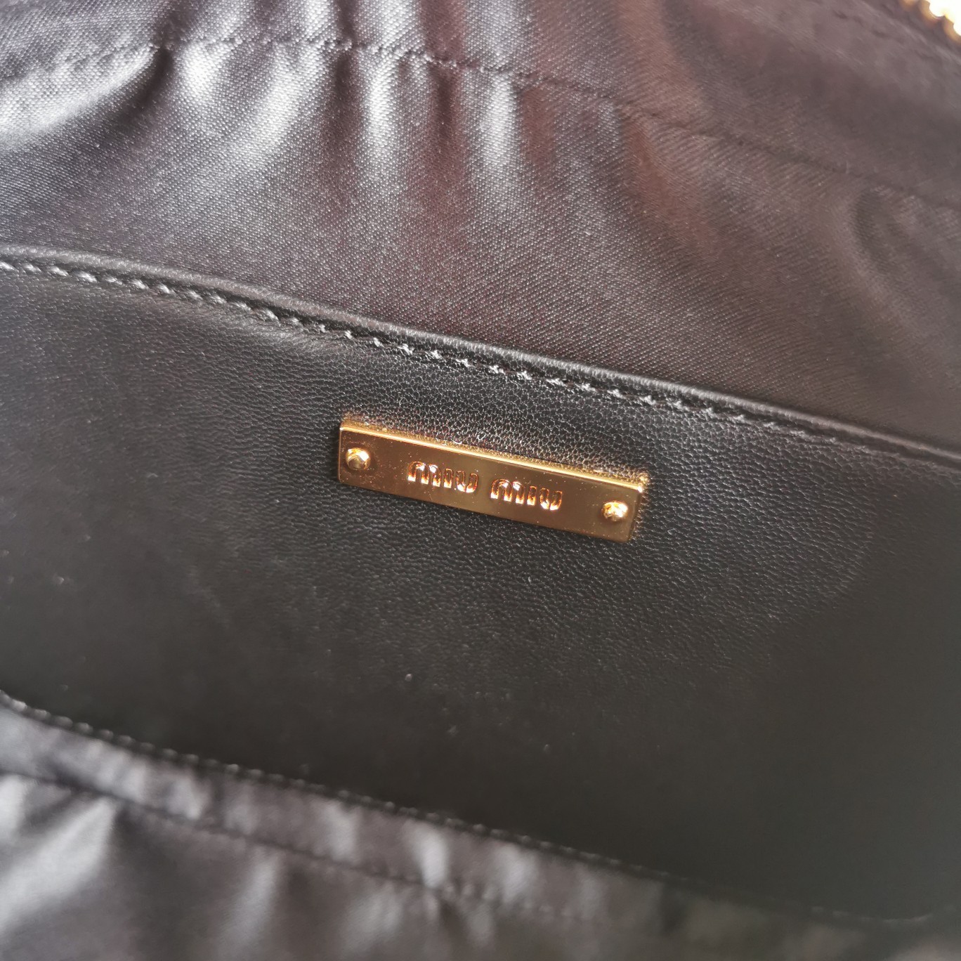 미우미우 숄더 백