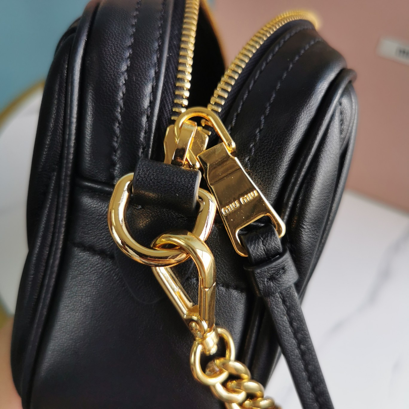 미우미우 숄더 백