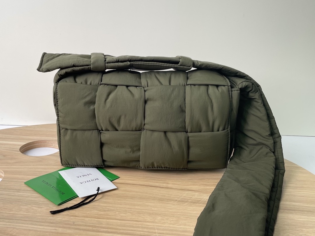 보테가베네타 BV 크로스 백