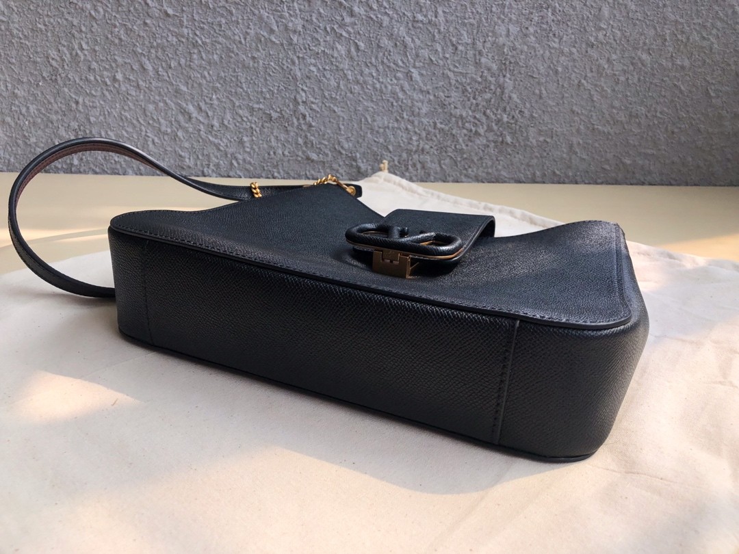 발렌티노 브이슬링 숄더백