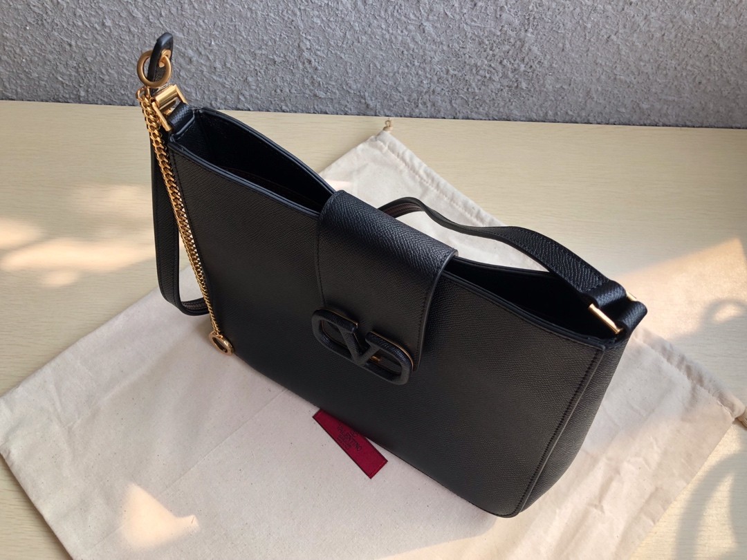 발렌티노 브이슬링 숄더백