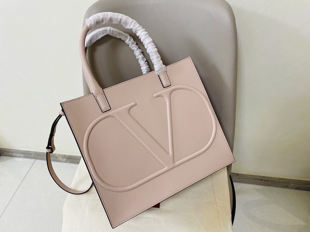 발렌티노 토트백