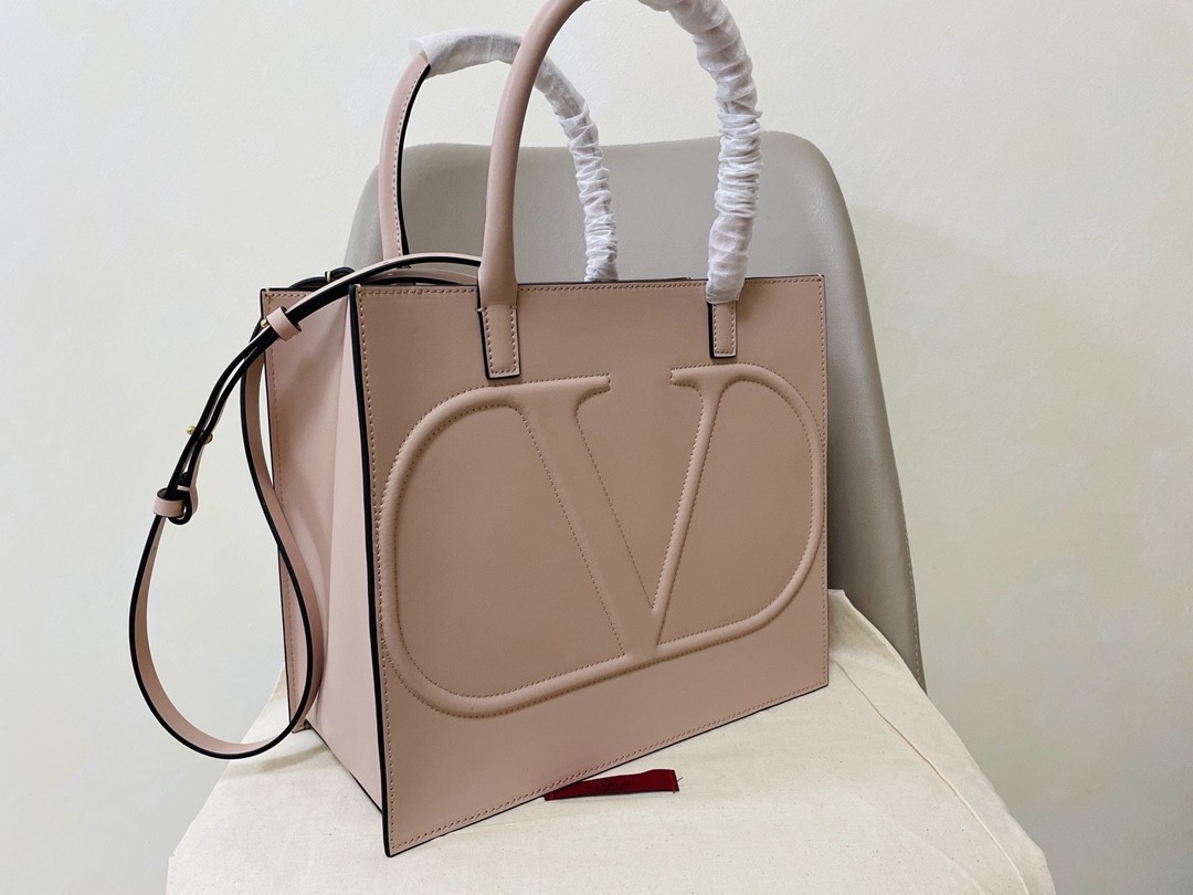 발렌티노 토트백