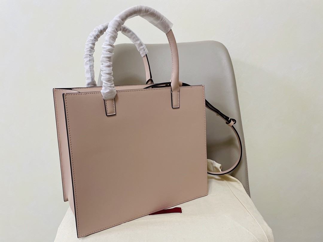 발렌티노 토트백