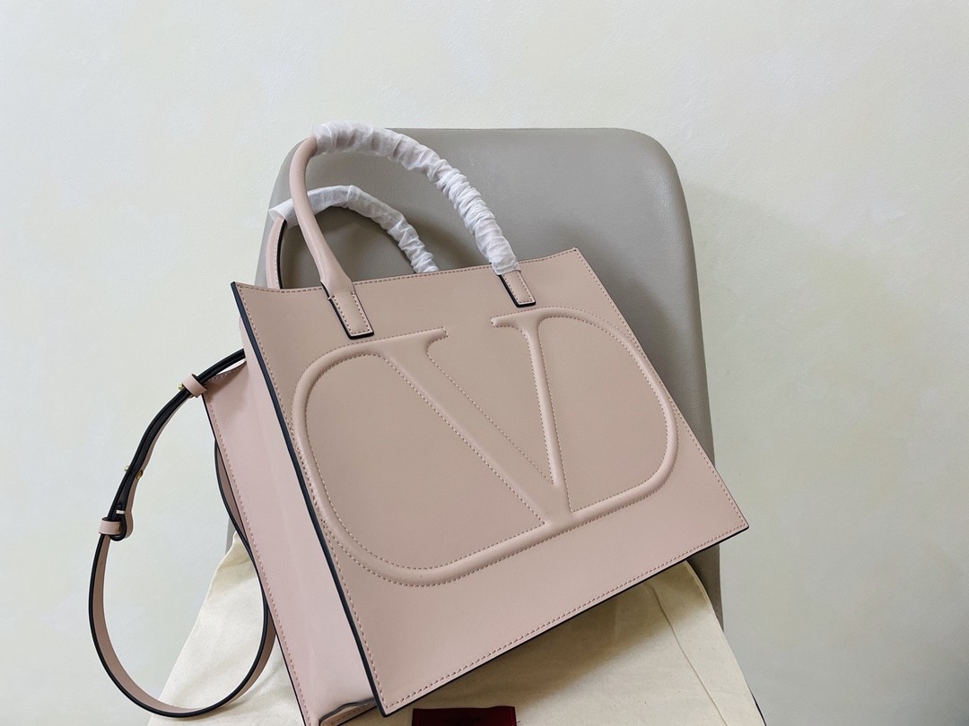 발렌티노 토트백