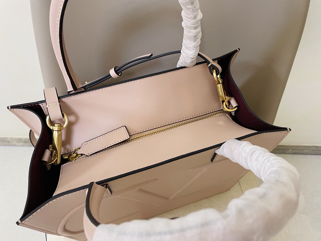 발렌티노 토트백