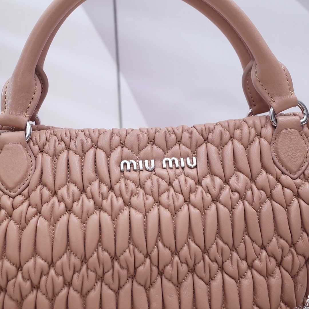 미우미우 마테라쎄 크리스탈 체인 투웨이 토트백