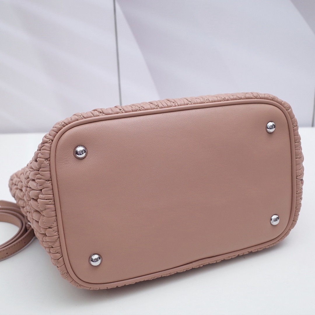 미우미우 마테라쎄 크리스탈 체인 투웨이 토트백