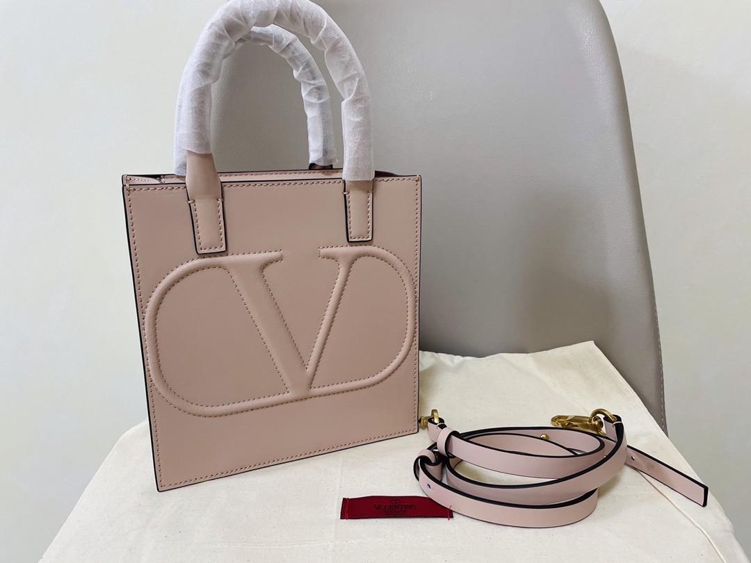 발렌티노 토트백