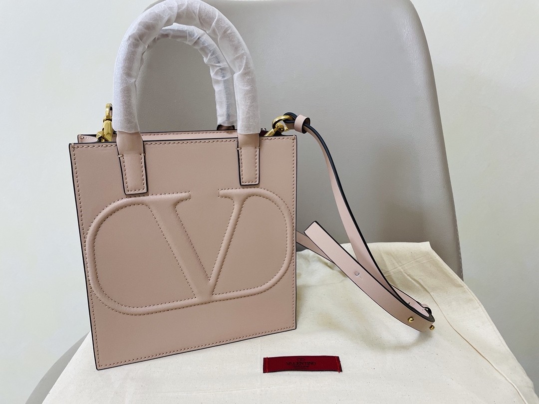 발렌티노 토트백