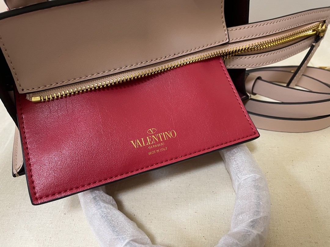 발렌티노 토트백