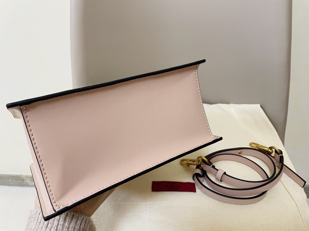 발렌티노 토트백