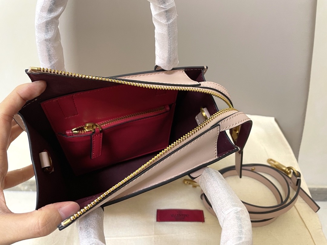 발렌티노 토트백