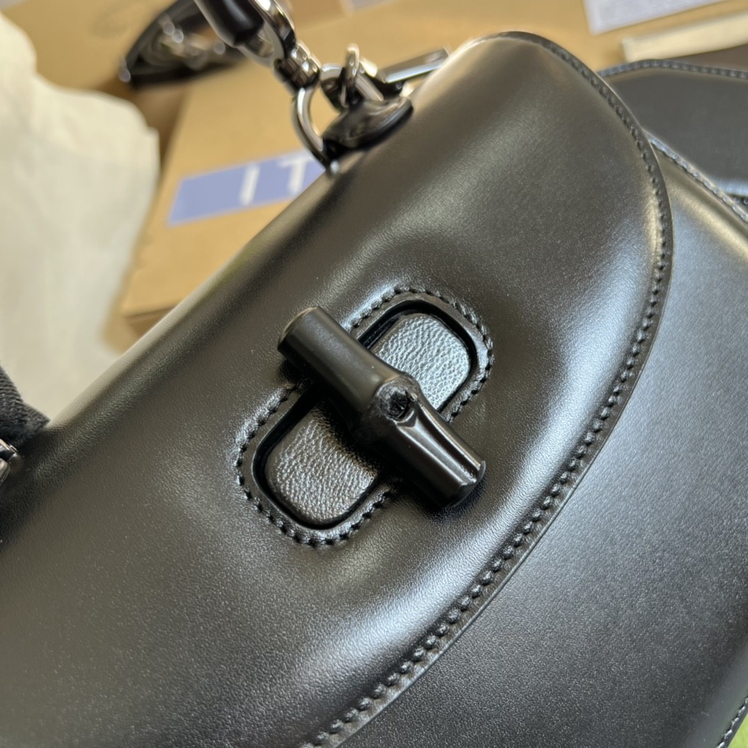 구찌 GUCCI 뱀부 1947 스몰 탑 핸들백