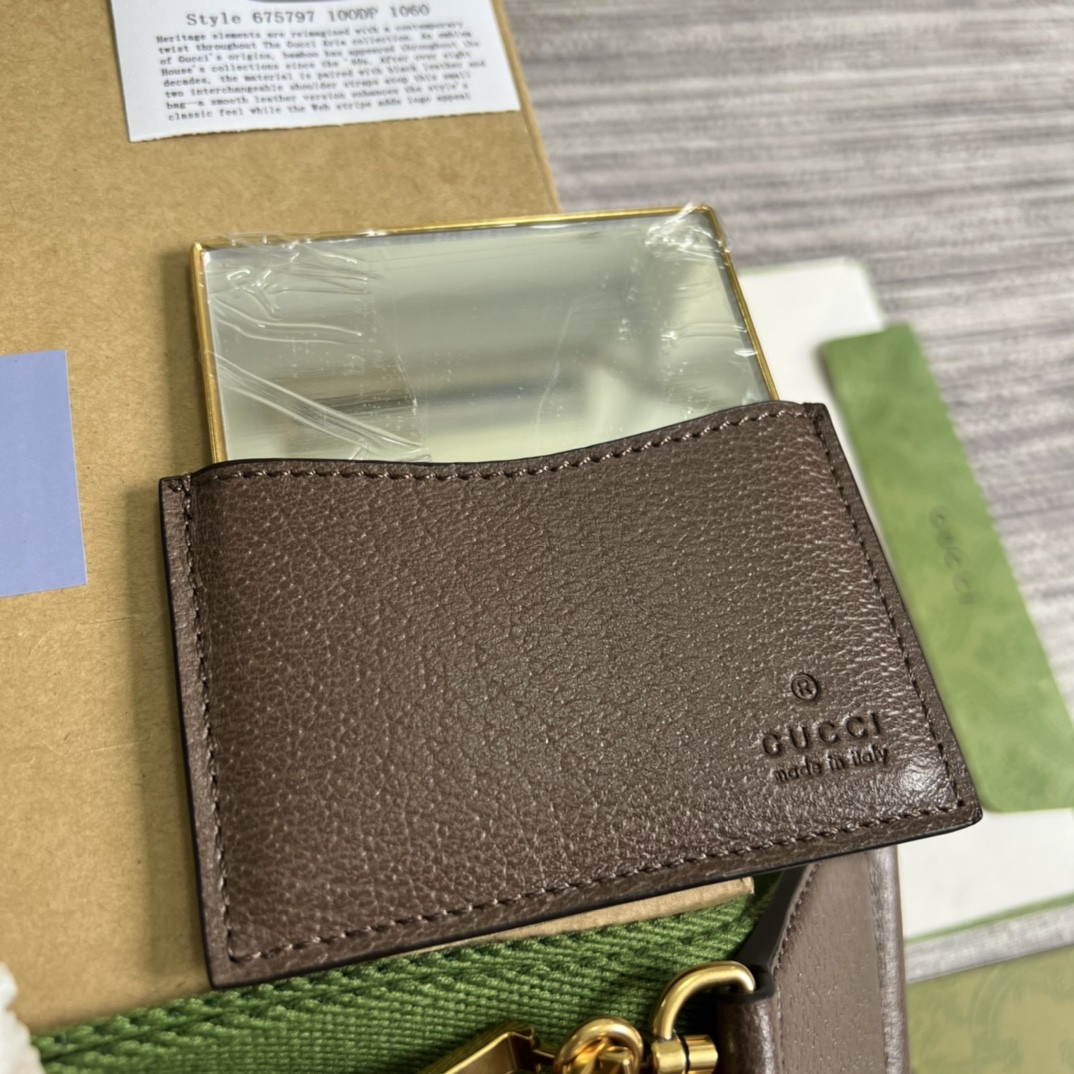 구찌 GUCCI 뱀부 1947 스몰 탑 핸들백