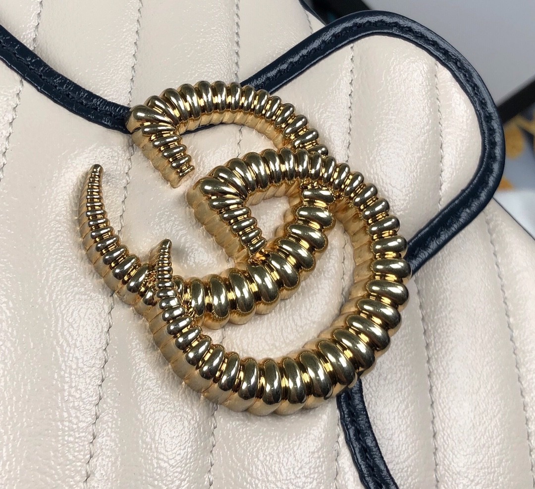 구찌 GUCCI GG 마몬트 마틀라세 스몰 숄더 백