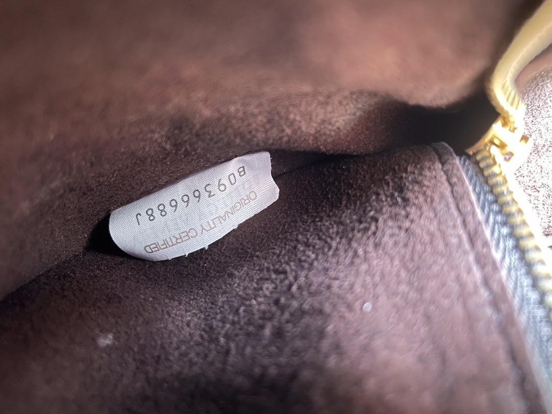 보테가베네타 숄더백