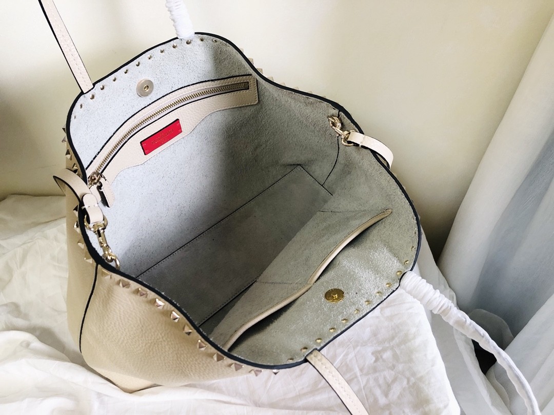 발렌티노 토트백