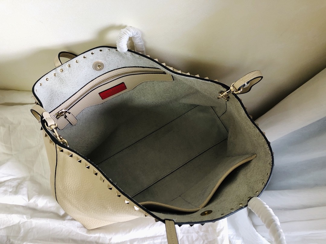 발렌티노 토트백