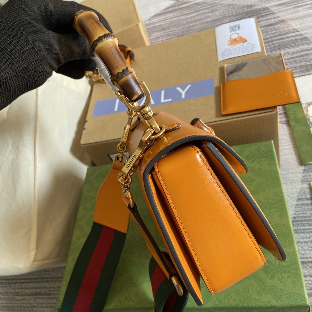 구찌 GUCCI 뱀부 1947 스몰 탑 핸들백