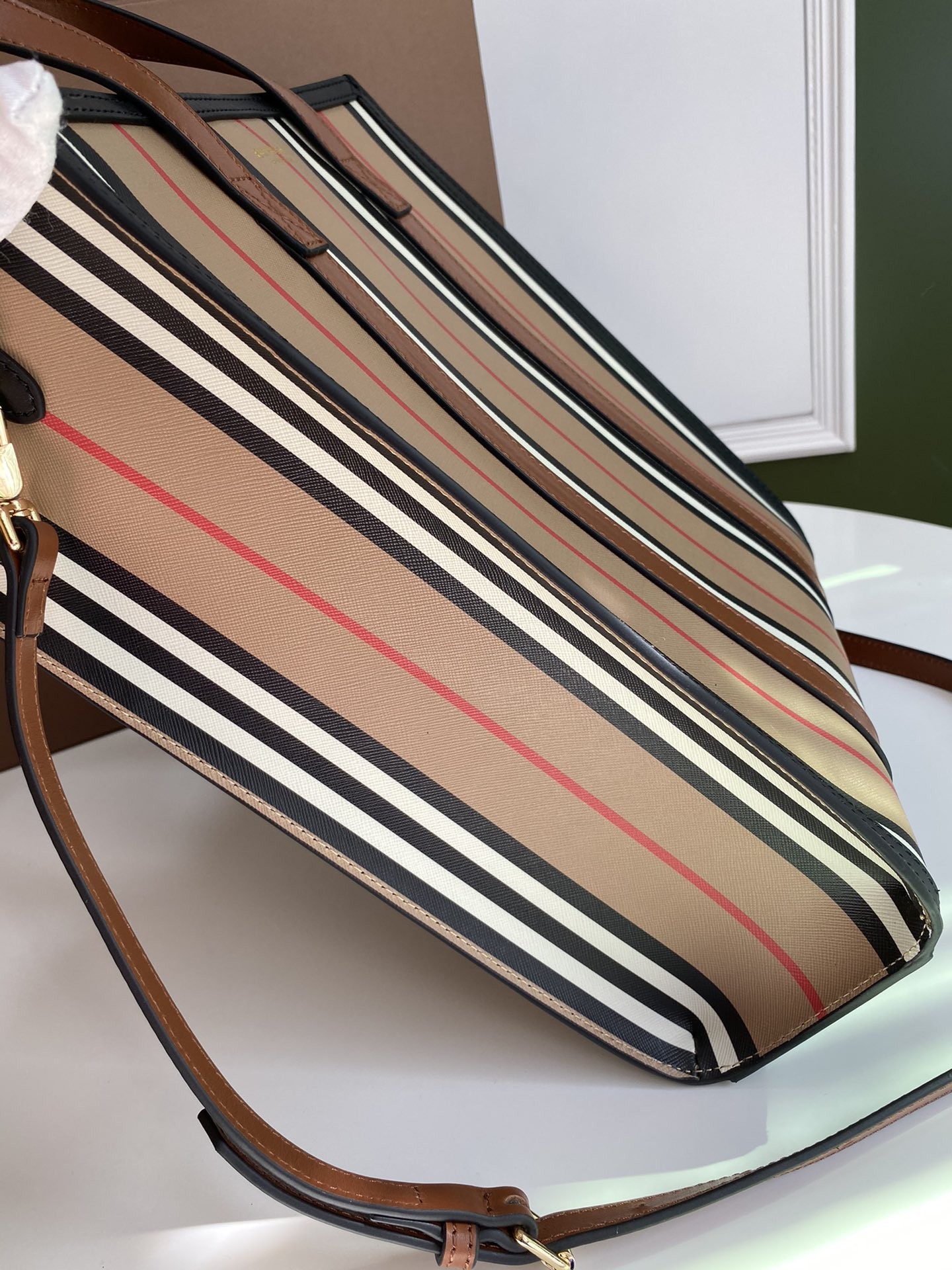 버버리 여성 토트 백