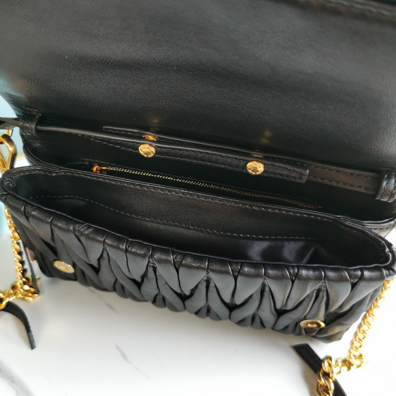 미우미우 마테라쎄 숄더백 미니