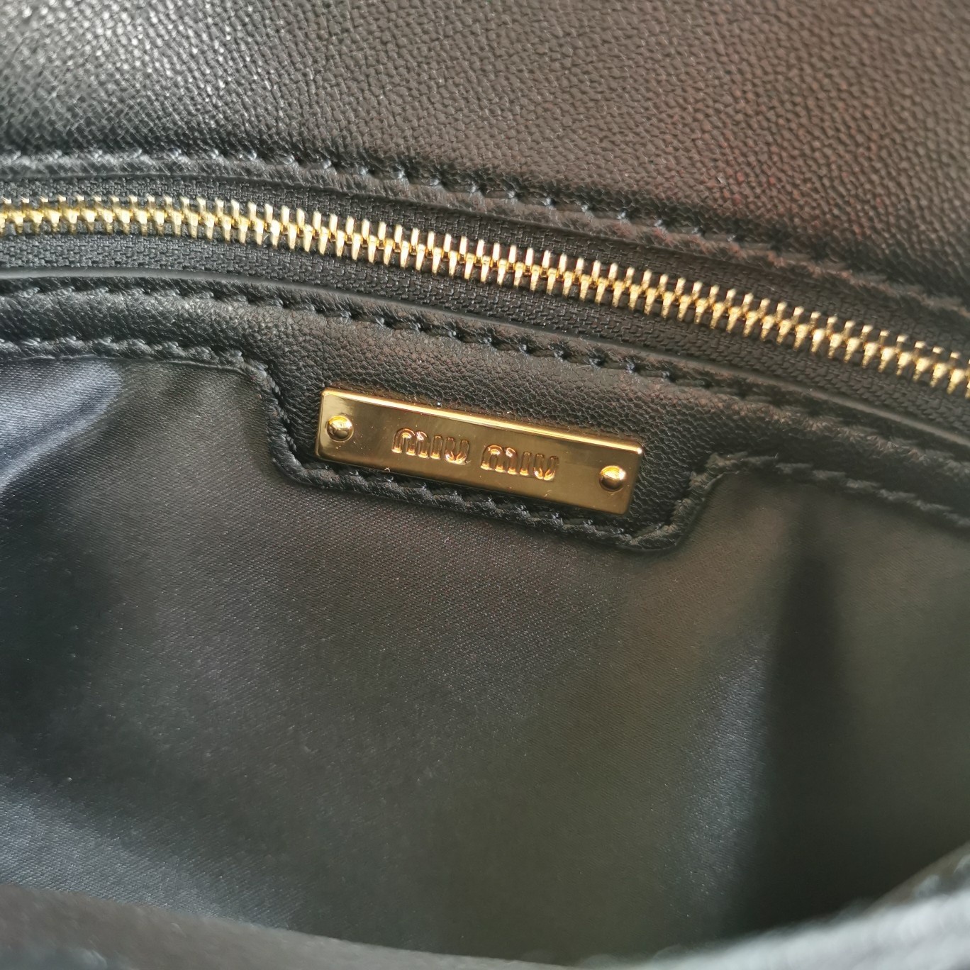 미우미우 마테라쎄 숄더백 미니