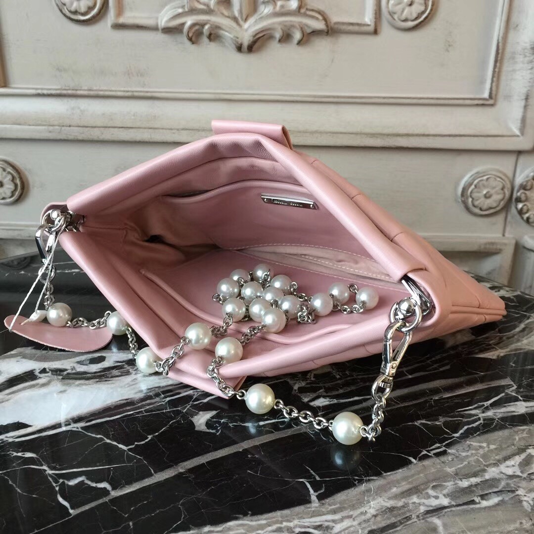 미우미우 숄더백