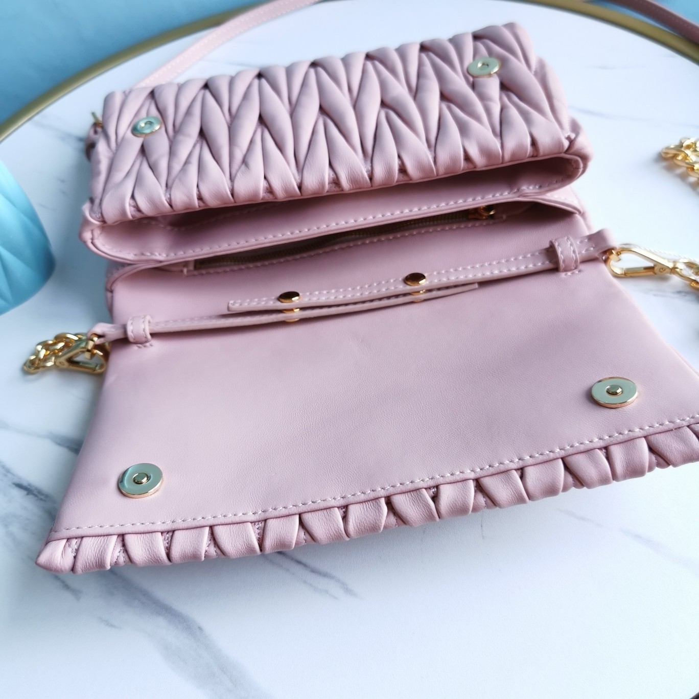 미우미우 마테라쎄 숄더백 미니