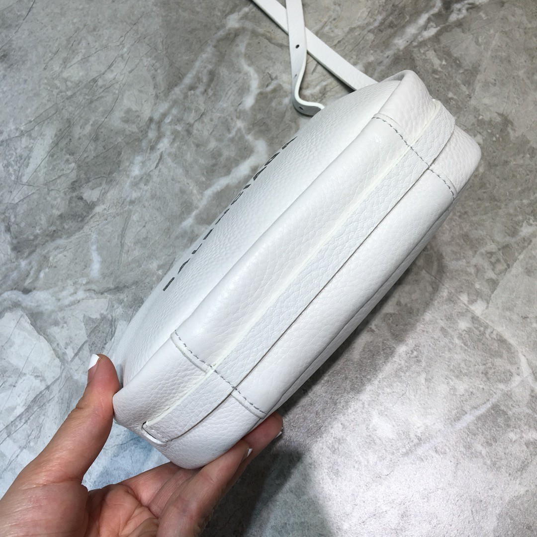 발렌시아가 크로스백