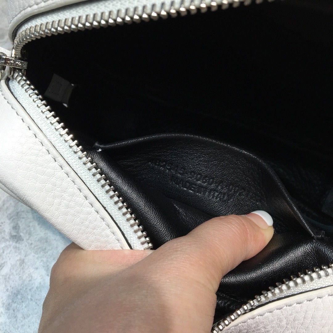 발렌시아가 크로스백