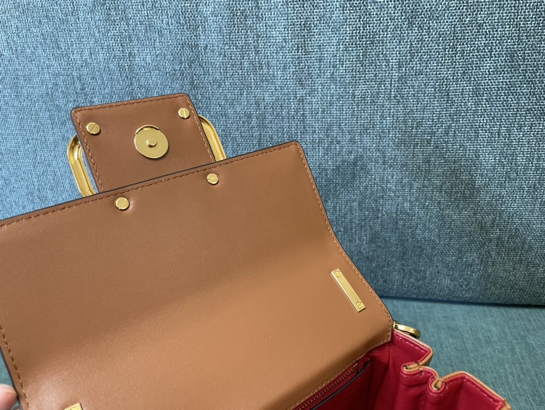 발렌티노 숄더백