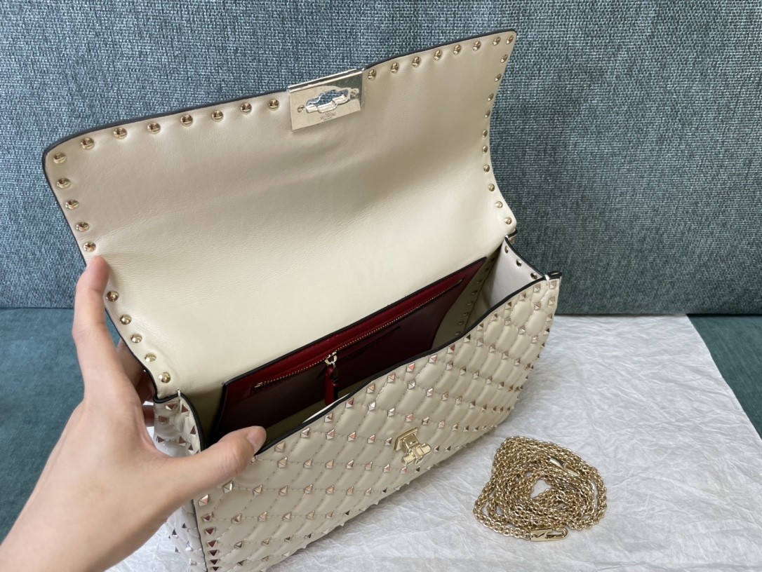 발렌티노 락스터드 스파이크 숄더백