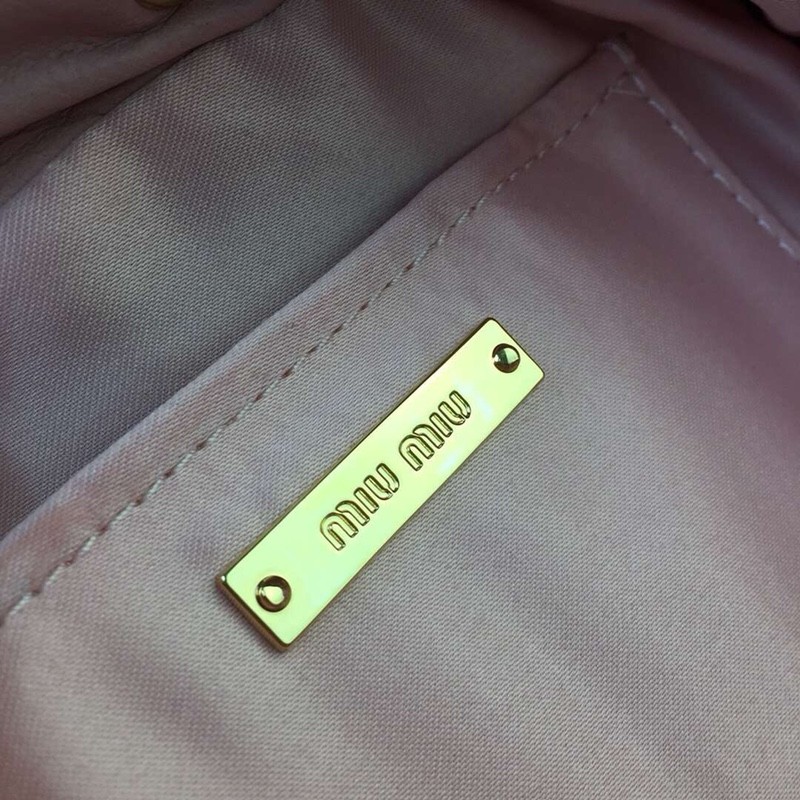 미우미우 마테라쎄 버킷백