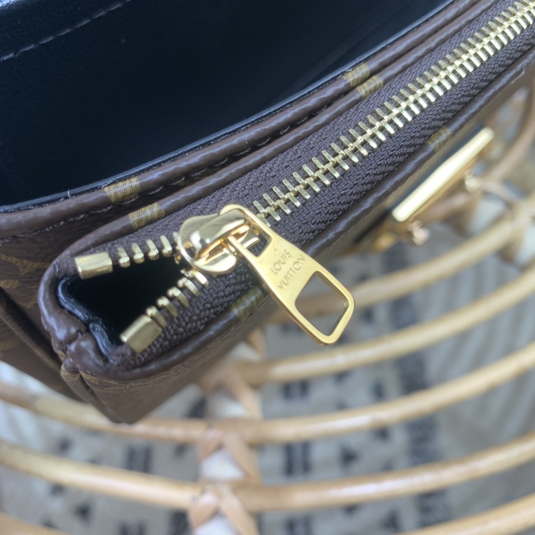 루이비통 LV Marceau 숄더 백