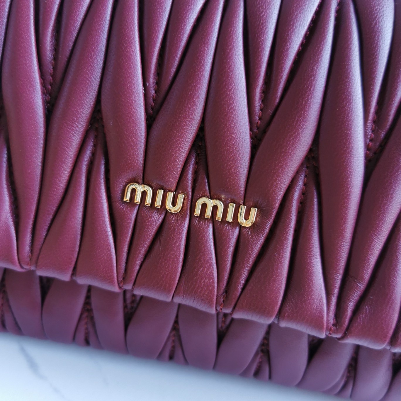 미우미우 마테라쎄 숄더백 미니