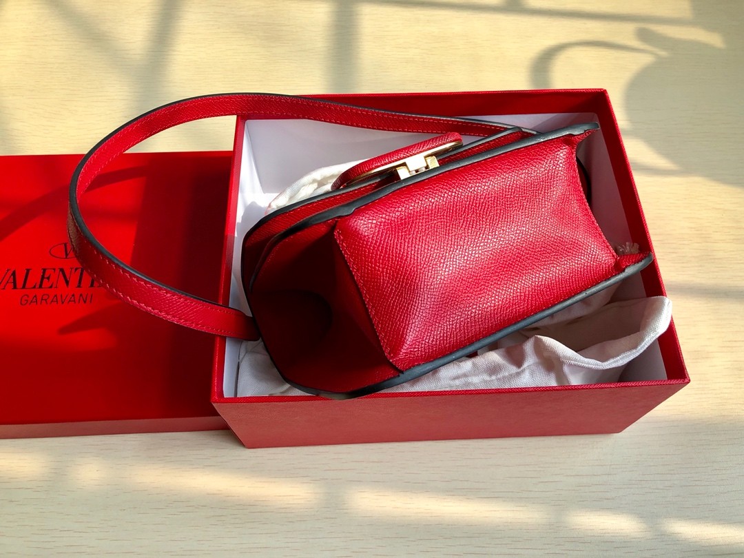 발렌티노 가라바니 숄더백