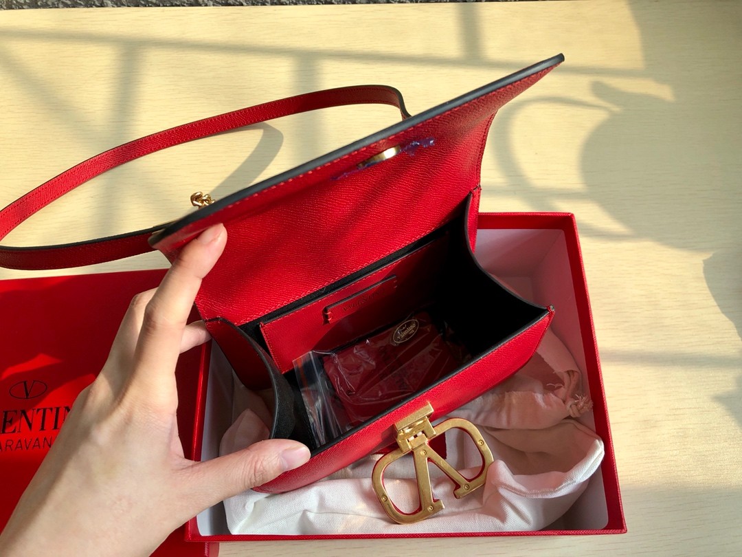 발렌티노 가라바니 숄더백