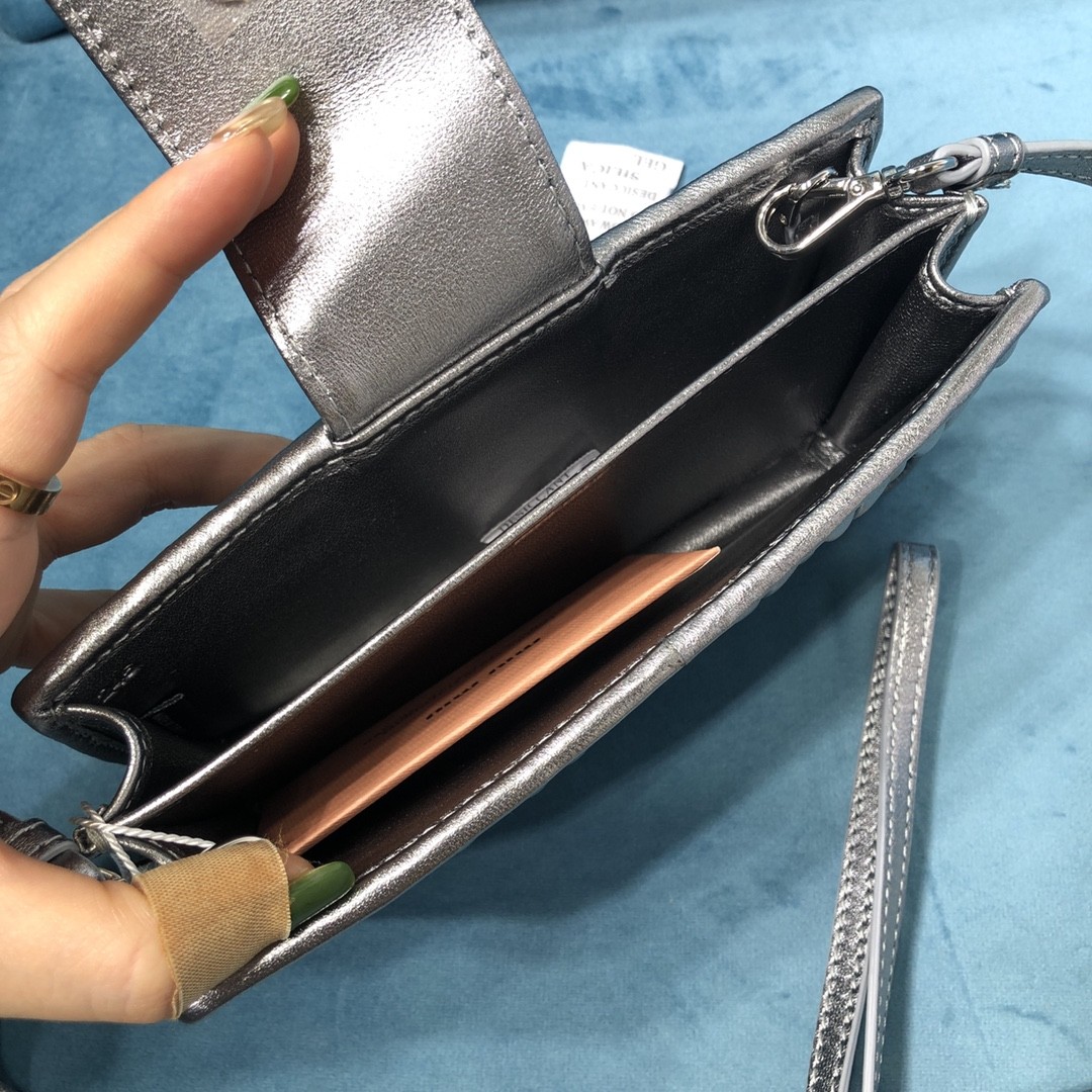 미우미우 숄더백