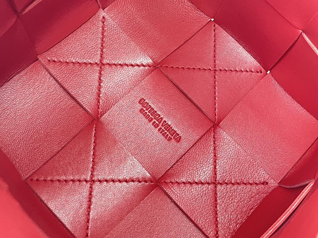 보테가베네타 숄더백