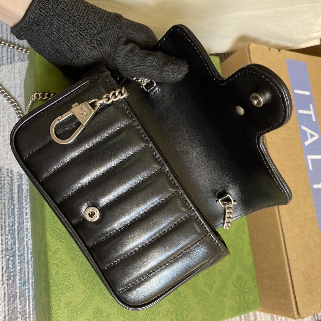 구찌 GUCCI GG 마몬트 마틀라세 슈퍼 미니 백