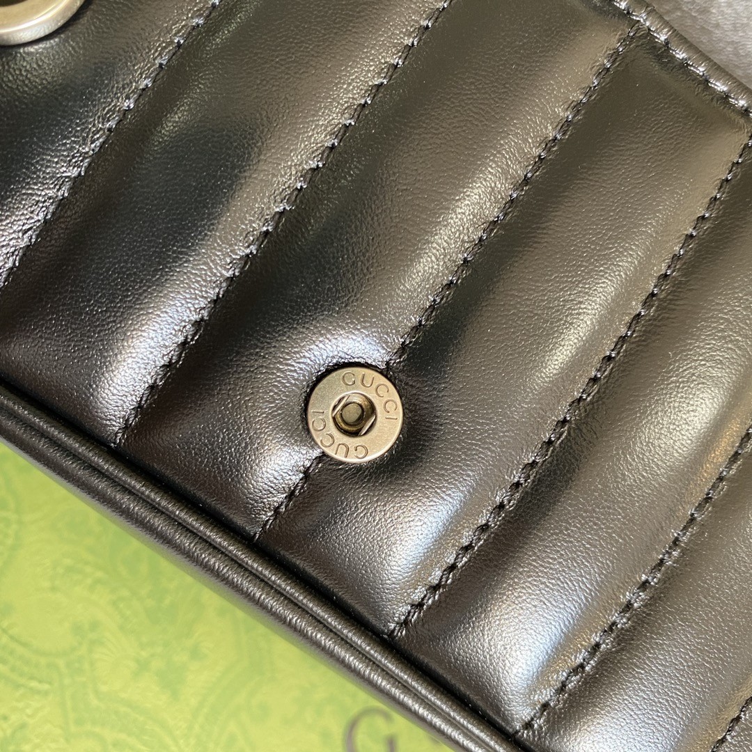 구찌 GUCCI GG 마몬트 마틀라세 슈퍼 미니 백