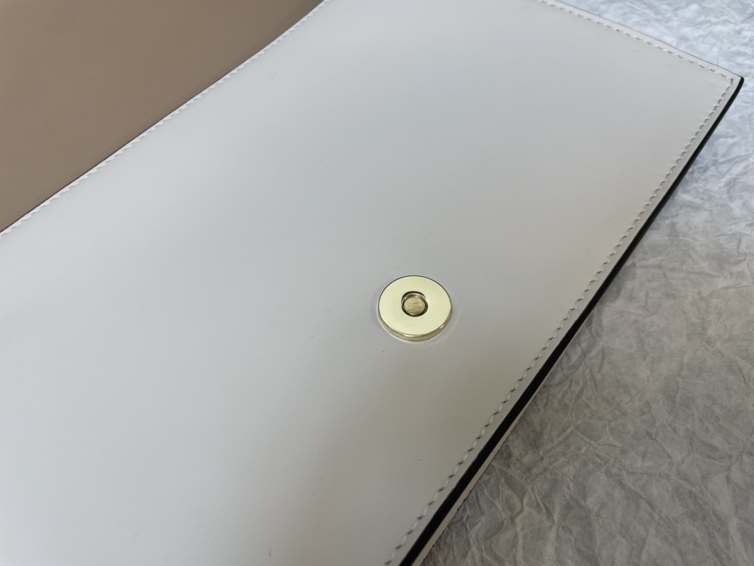 발렌티노 클러치백