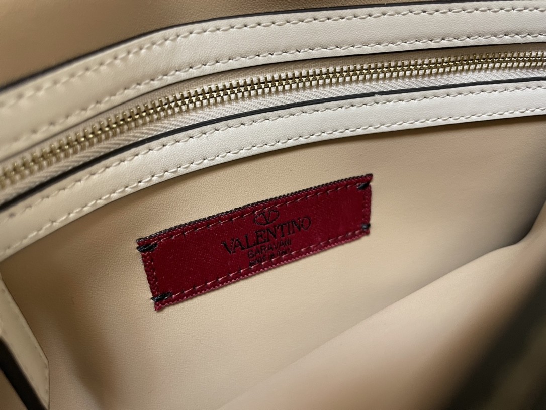 발렌티노 클러치백