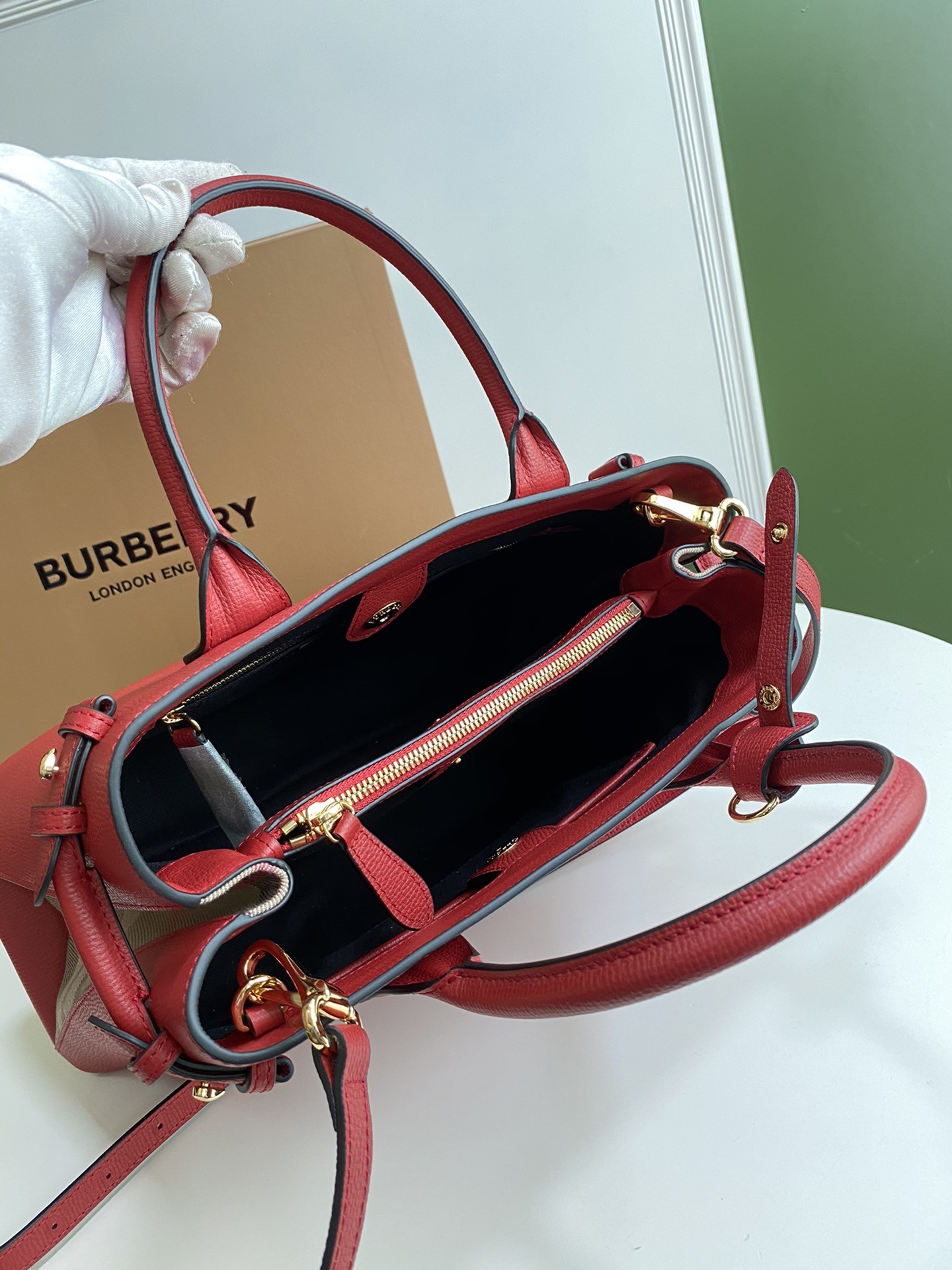 버버리 여성 토트 백